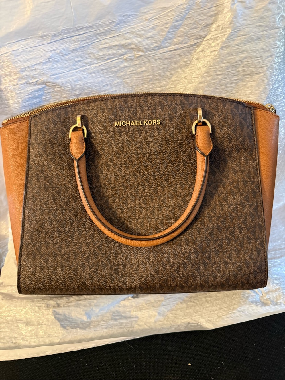 MICHAEL KORS Sienna Medium Logo Leather Messenger Crossbody Bag